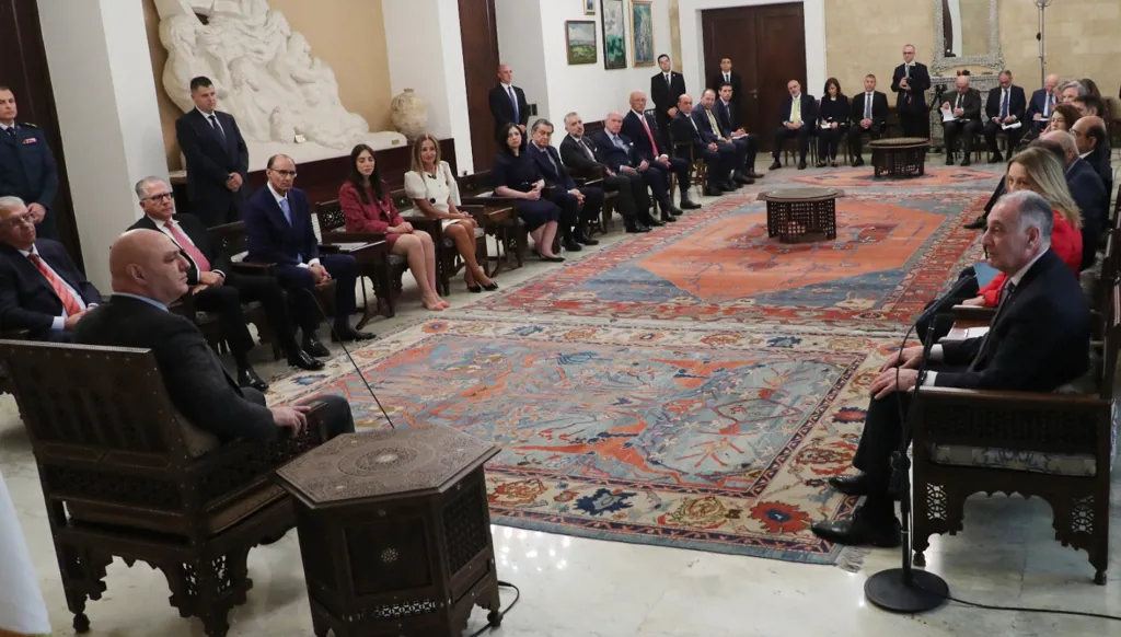 عون: “حزب الله” هو مكوّن لبناني وسحب سلاحه يتم عبر الحوار